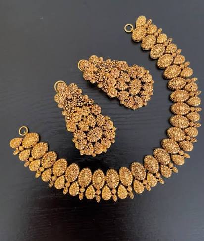 Gold-Tone Traditional Necklace & Earrings Set Trends Goods
